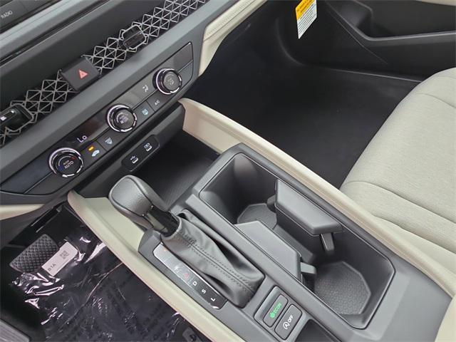 Photo of 2025 Platinum White Pearl Honda Accord
