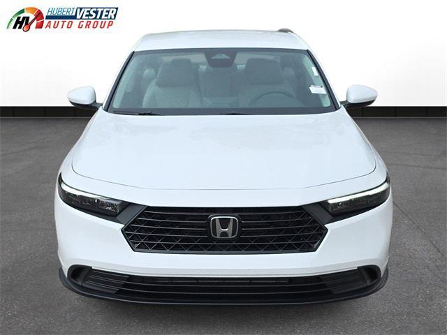 Photo of 2025 Platinum White Pearl Honda Accord