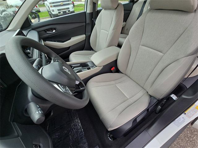 Photo of 2025 Platinum White Pearl Honda Accord
