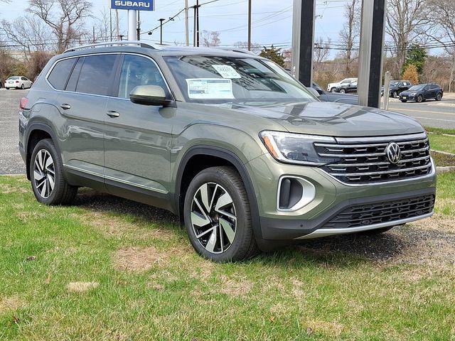 Photo of 2025 Avocado Green Pearl Volkswagen Atlas