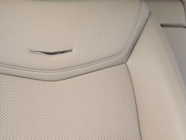 Photo of 2025 Crystal White Tricoat Cadillac XT5