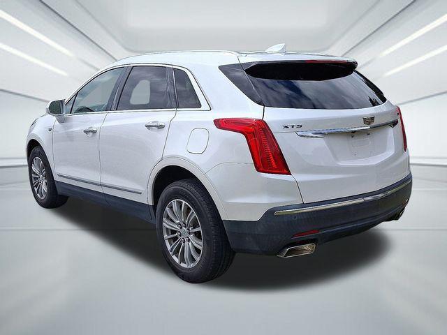 Photo of 2017 Crystal White Tricoat Cadillac XT5