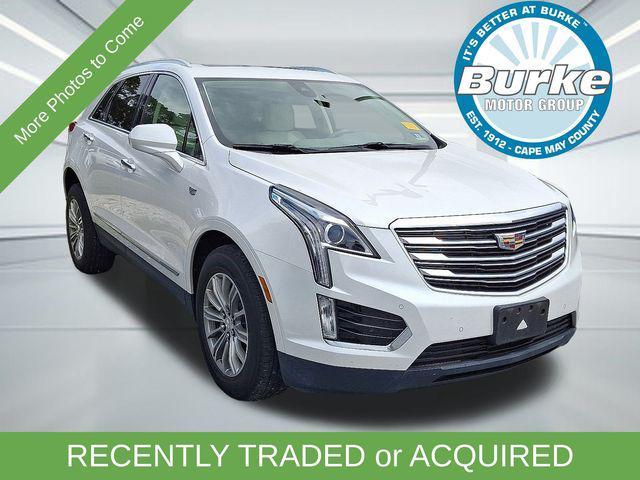 Photo of 2017 Crystal White Tricoat Cadillac XT5