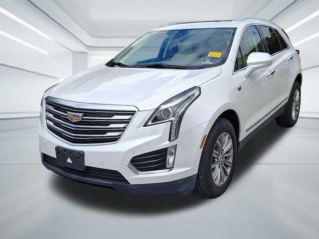Photo of 2017 Crystal White Tricoat Cadillac XT5