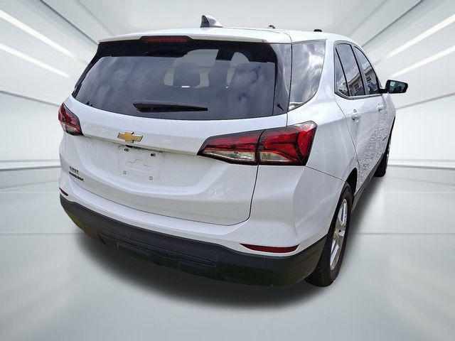 Photo of 2022 Summit White Chevrolet Equinox