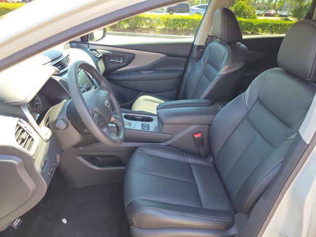 Photo of 2023 Pearl White Tricoat Nissan Murano