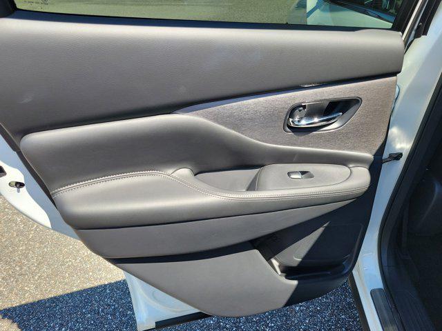 Photo of 2023 Pearl White Tricoat Nissan Murano