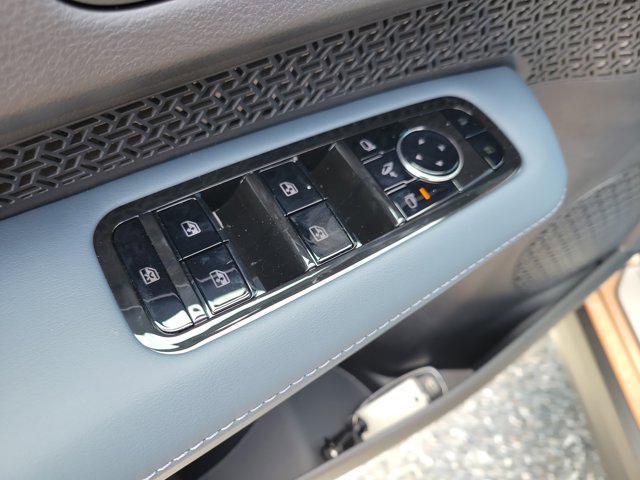 Photo of 2025 Sunrise Copper Pearl/Black Diamond Pearl Nissan ARIYA