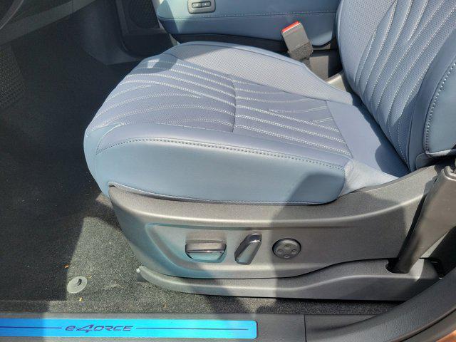 Photo of 2025 Sunrise Copper Pearl/Black Diamond Pearl Nissan ARIYA
