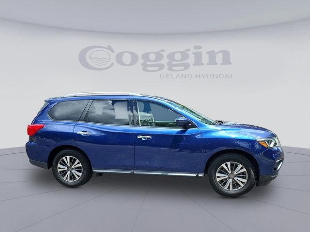 Photo of 2020 Caspian Blue Metallic Nissan Pathfinder