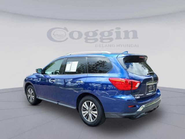 Photo of 2020 Caspian Blue Metallic Nissan Pathfinder