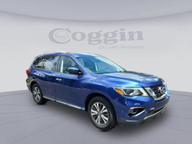 Photo of 2020 Caspian Blue Metallic Nissan Pathfinder