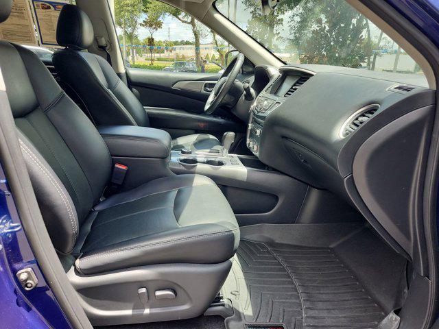 Photo of 2020 Caspian Blue Metallic Nissan Pathfinder