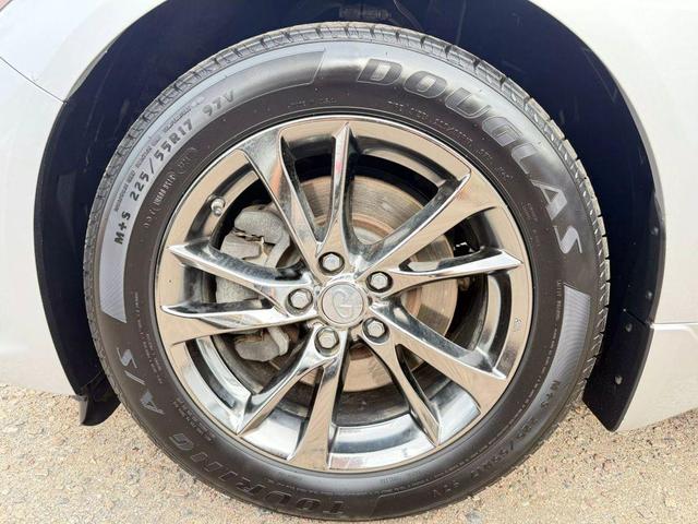Photo of 2017 Liquid Platinum INFINITI Q50