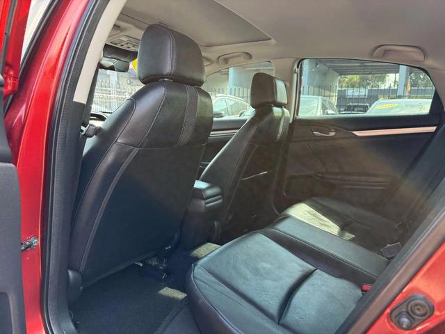 Photo of 2019 Orange Honda Civic