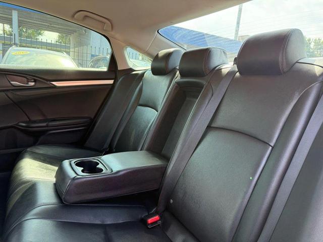 Photo of 2019 Orange Honda Civic