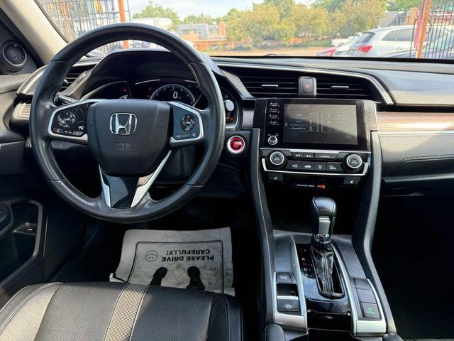 Photo of 2019 Orange Honda Civic