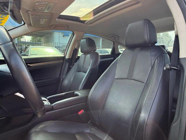 Photo of 2019 Orange Honda Civic