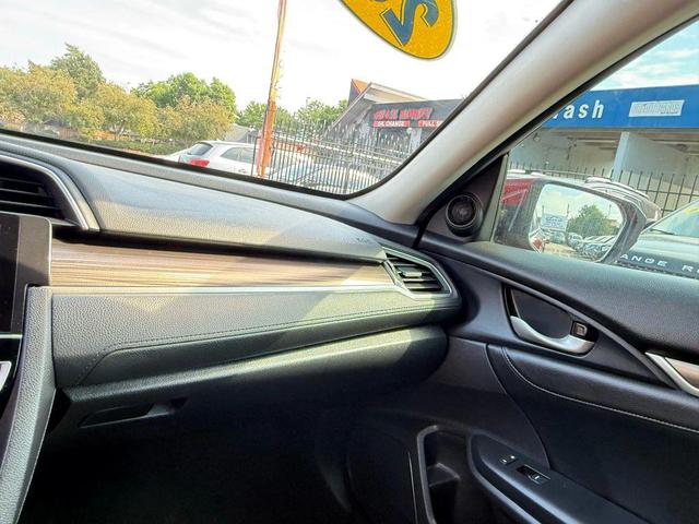 Photo of 2019 Orange Honda Civic