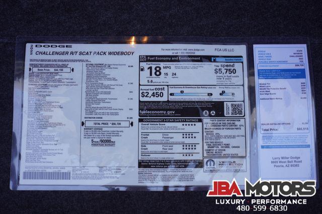Photo of 2022 White Dodge Challenger