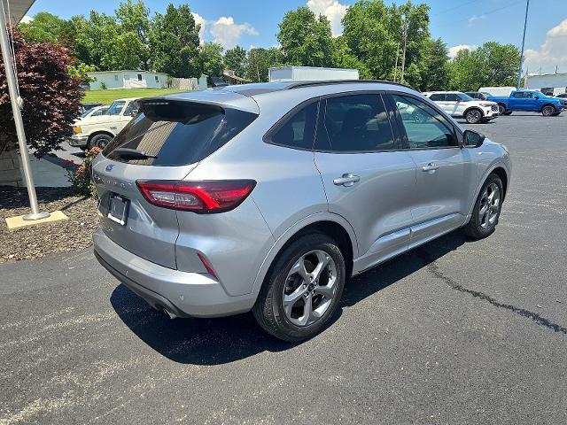 Photo of 2023 ICONIC SILVER METALLIC Ford Escape