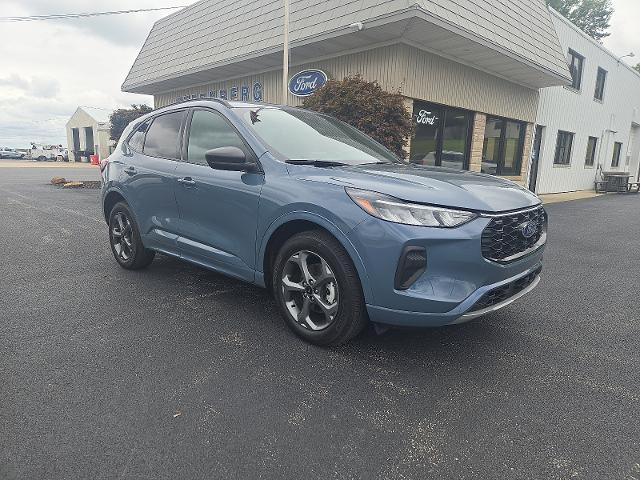 Photo of 2023 VAPOR BLUE METALLIC Ford Escape