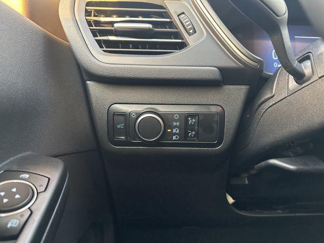 Photo of 2024 Gray Metallic Ford Escape