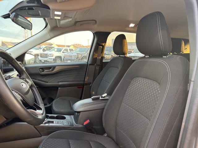 Photo of 2024 Gray Metallic Ford Escape