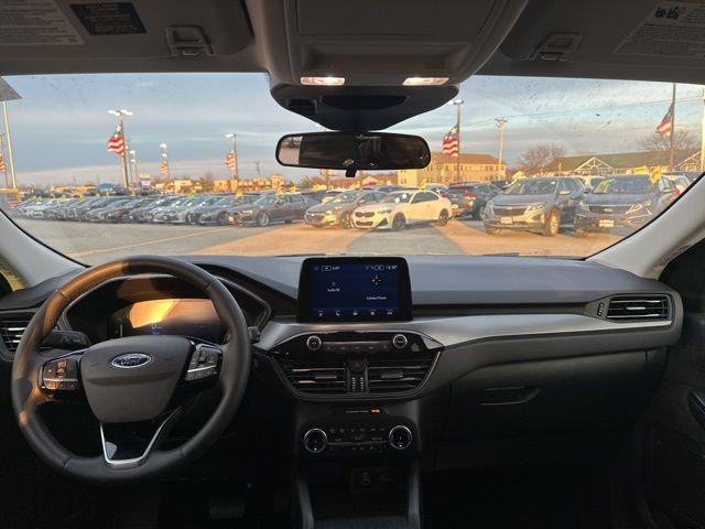Photo of 2024 Gray Metallic Ford Escape
