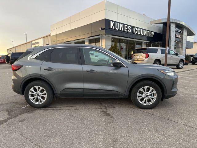 Photo of 2024 Gray Metallic Ford Escape