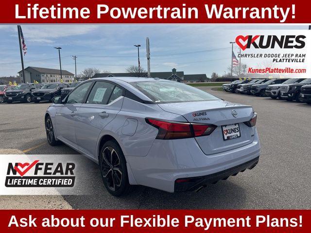 Photo of 2024 Gray Sky Pearl Nissan Altima