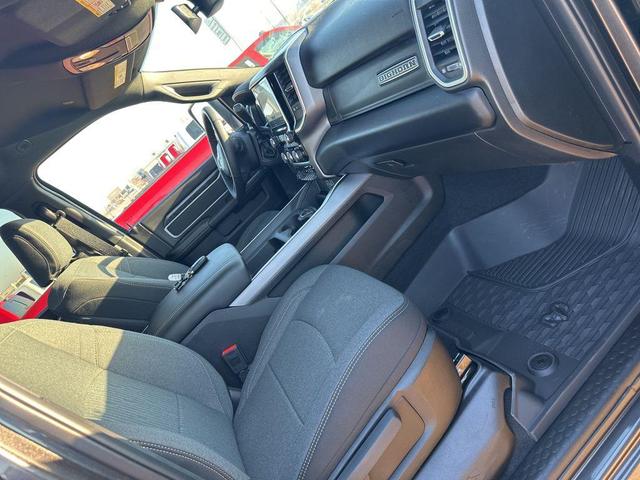 Photo of 2024 Granite Crystal Metallic Clearcoat RAM 2500