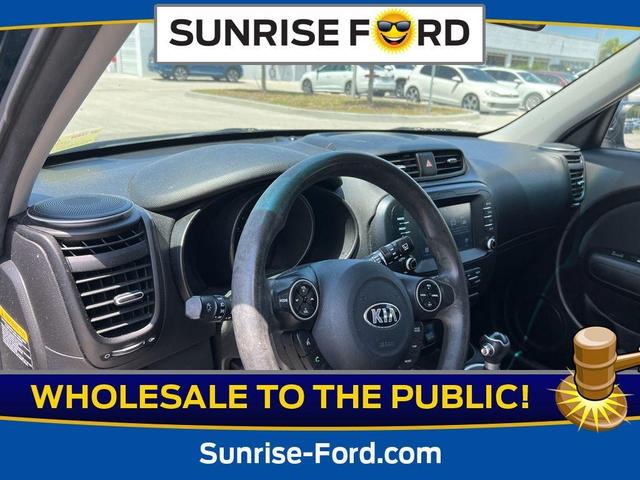 Photo of 2018 Mysterious Blue Kia Soul