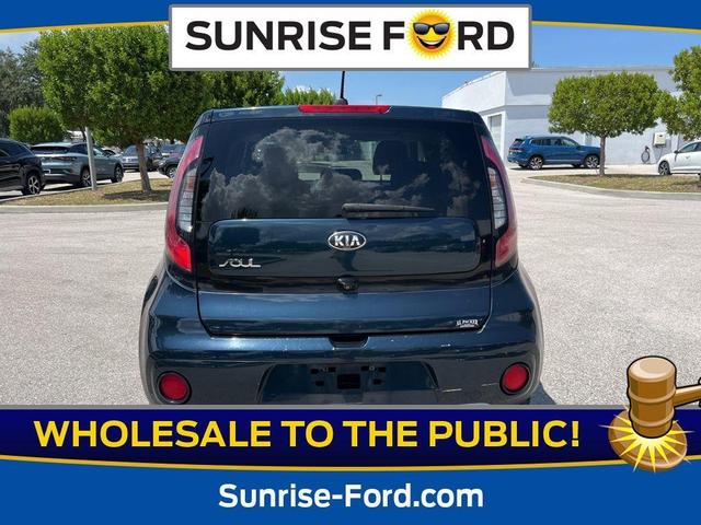 Photo of 2018 Mysterious Blue Kia Soul