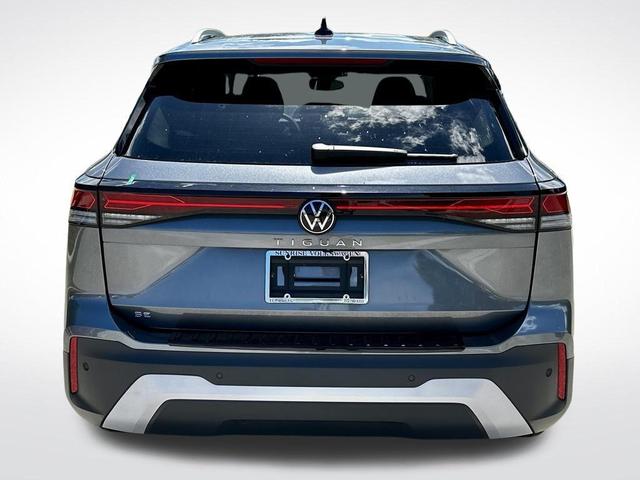 Photo of 2025 Platinum Gray Metallic Volkswagen Tiguan
