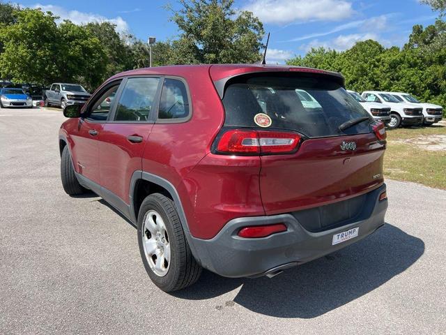 Photo of 2016 Deep Cherry Red Crystal Pearlcoat Jeep Cherokee