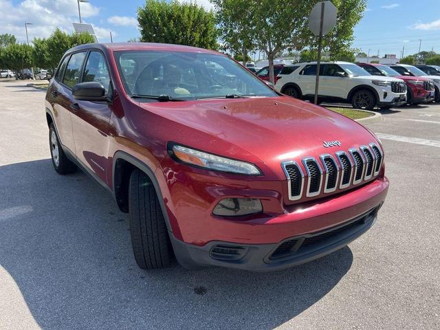 Photo of 2016 Deep Cherry Red Crystal Pearlcoat Jeep Cherokee