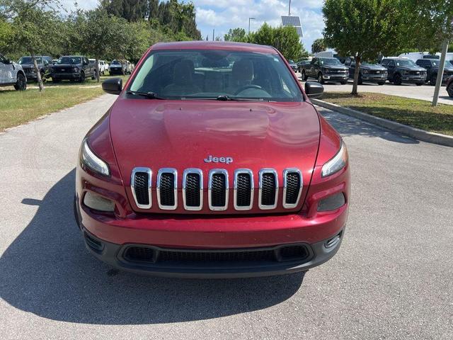 Photo of 2016 Deep Cherry Red Crystal Pearlcoat Jeep Cherokee