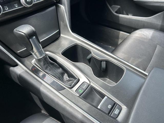 Photo of 2020 Crystal Black Pearl Honda Accord
