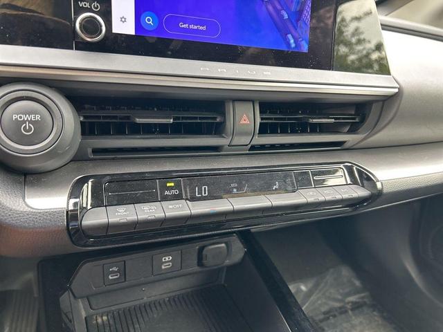 Photo of 2024 Midnight Black Metallic Toyota Prius