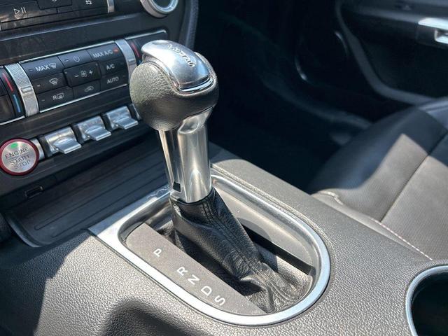 Photo of 2023 Oxford White Ford Mustang