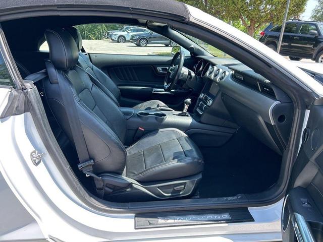 Photo of 2023 Oxford White Ford Mustang