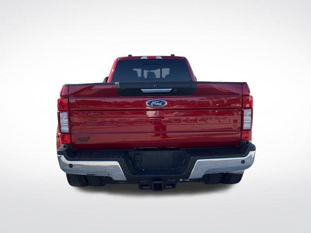 Photo of 2022 Rapid Red Metallic Tinted Clearcoat Ford F-450