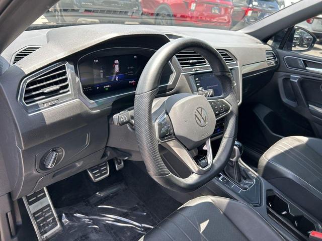 Photo of 2023 Deep Black Pearl Effect Volkswagen Tiguan