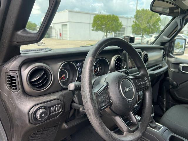 Photo of 2022 Sting Gray Clearcoat Jeep Wrangler