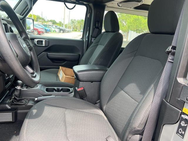 Photo of 2022 Sting Gray Clearcoat Jeep Wrangler