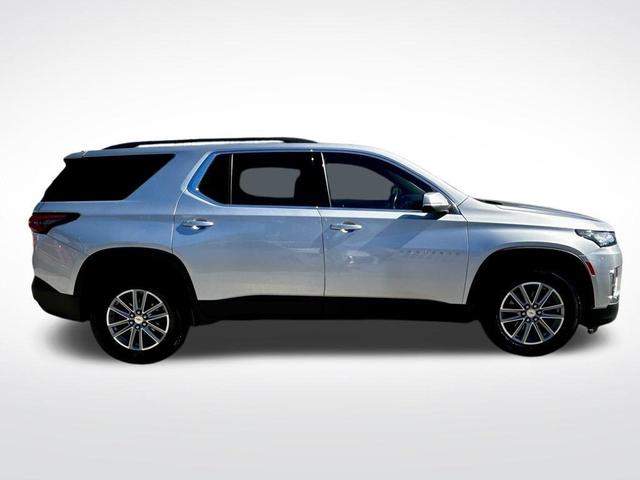 Photo of 2022 Silver Ice Metallic Chevrolet Traverse
