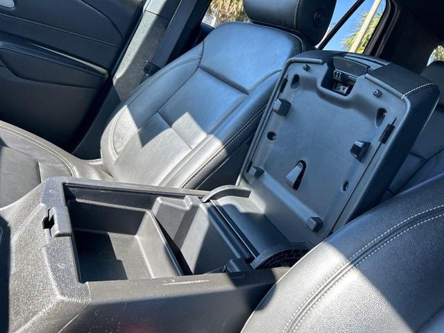 Photo of 2022 Silver Ice Metallic Chevrolet Traverse