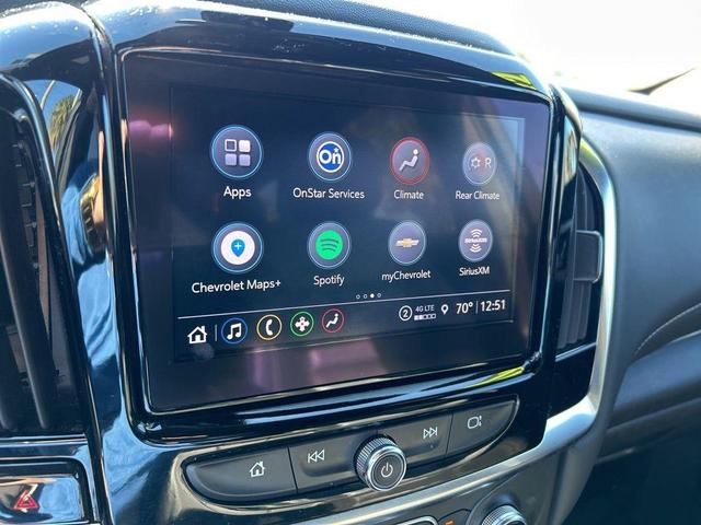 Photo of 2022 Silver Ice Metallic Chevrolet Traverse