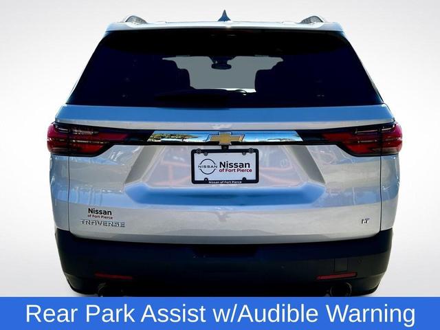 Photo of 2022 Silver Ice Metallic Chevrolet Traverse